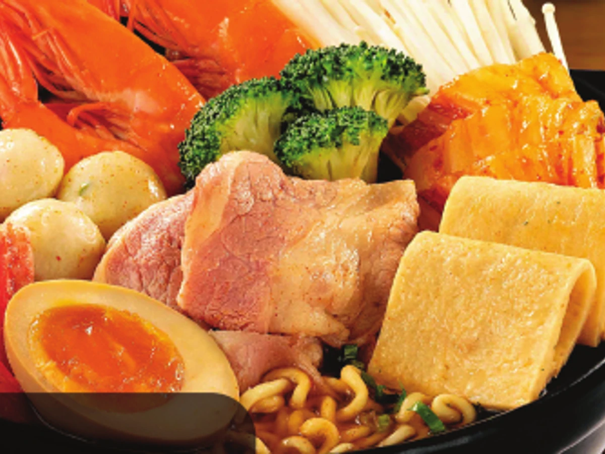 Mì thập cẩm no nê trong menu khai trương